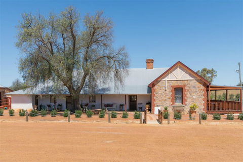 Slater Homestead - Schoolies Week Accommodation 0