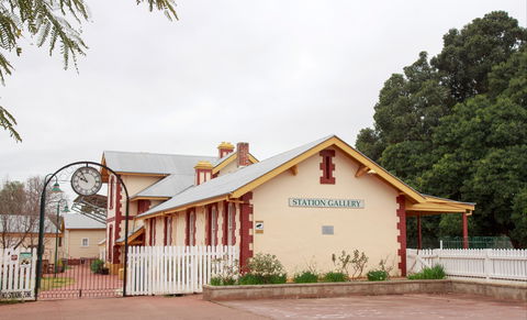 Beverley Station Arts - Schoolies Week Accommodation 0