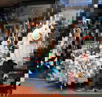 Country House Gifts and Homewares - Schoolies Week Accommodation