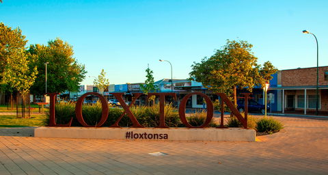 East Terrace, Loxton - Schoolies Week Accommodation 0