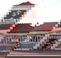 Merredin Town Hall - Schoolies Week Accommodation