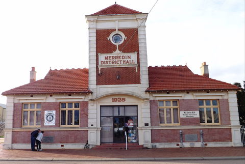 Merredin Town Hall - Schoolies Week Accommodation 0