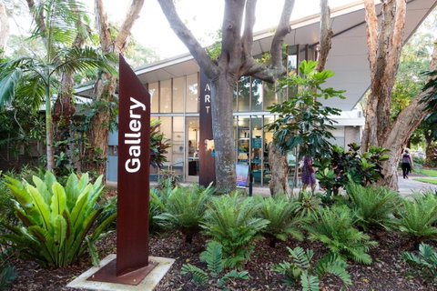 Caloundra Regional Art Gallery - Schoolies Week Accommodation 0