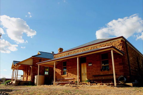 Milparinka Heritage Precinct/Milparinka Courthouse - Schoolies Week Accommodation 0