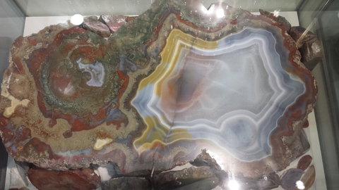 The Ted Elliott Mineral Collection - Schoolies Week Accommodation 1