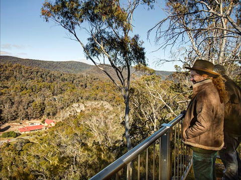 Yarrangobilly Caves – Bluff Lookout Walk - Schoolies Week Accommodation 0