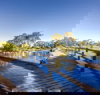 Centenary Lakes Park - Schoolies Week Accommodation