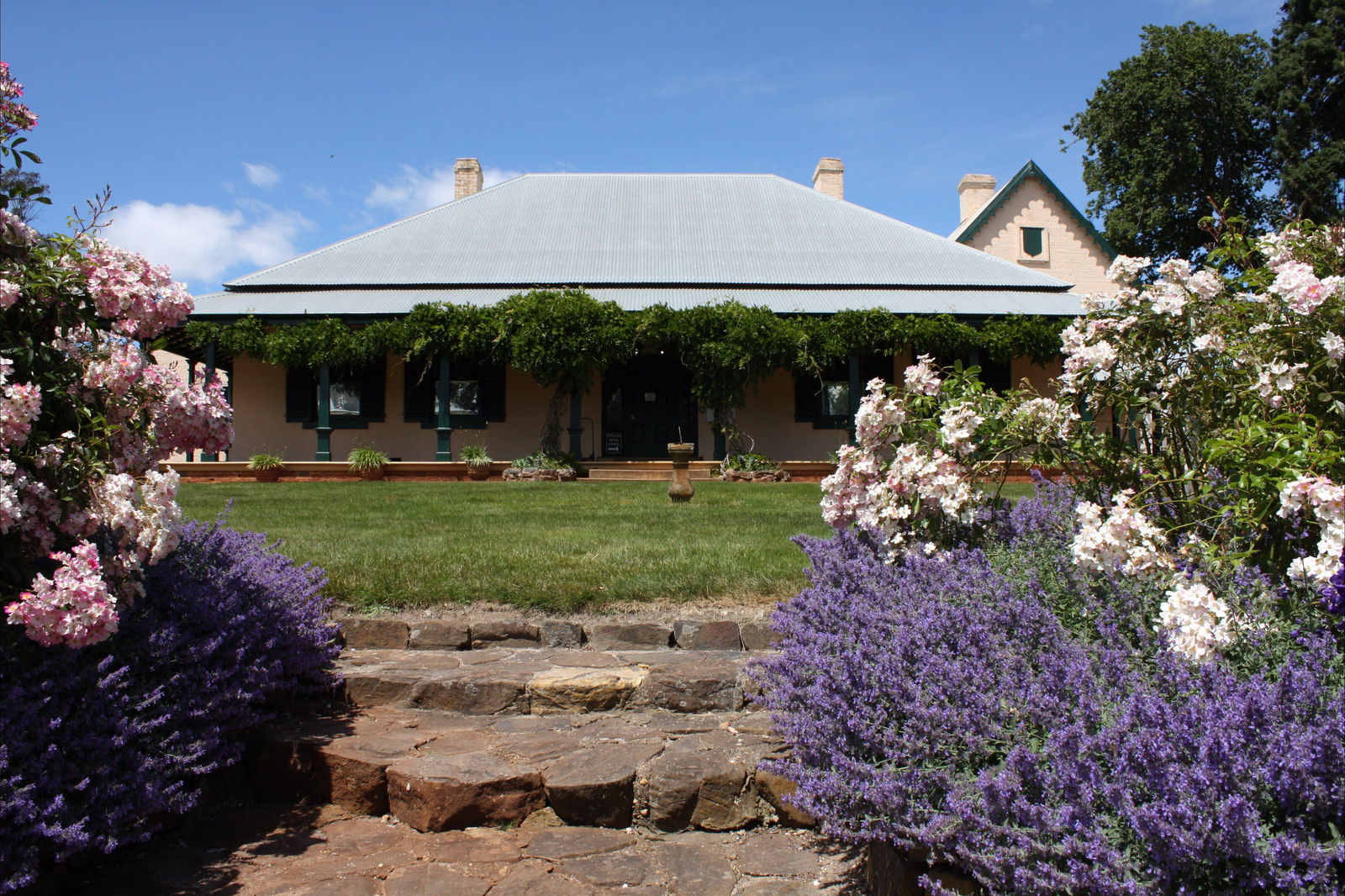  Schoolies Week Accommodation