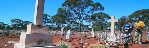 Old Pioneer Cemetery Coolgardie - Schoolies Week Accommodation 0