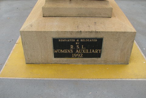Soldier Statue Memorial, Chinchilla - Schoolies Week Accommodation 1