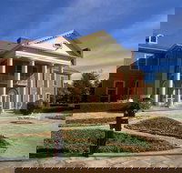 United States of America Embassy of The - Schoolies Week Accommodation