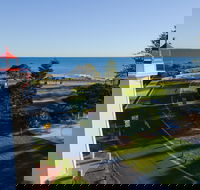 Cleveland Point Reserve - Schoolies Week Accommodation