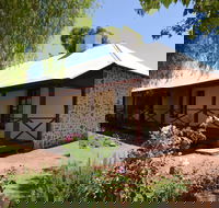 Morby Cottage - Schoolies Week Accommodation