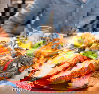 The Fresh Fish Place - Schoolies Week Accommodation