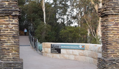 Three Sisters Walk - Schoolies Week Accommodation 1