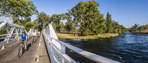 Tumut River Walk - Schoolies Week Accommodation 1
