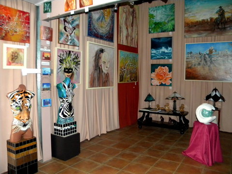 Alpha31 Art Gallery And Sculpture Garden - Schoolies Week Accommodation 2