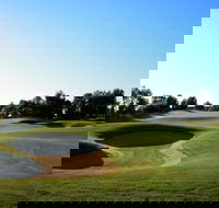 Black Bull Golf Course - Schoolies Week Accommodation
