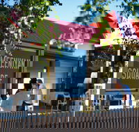 Meeniyan Square - Schoolies Week Accommodation