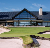 Peninsula Kingswood Country Golf Club - Schoolies Week Accommodation