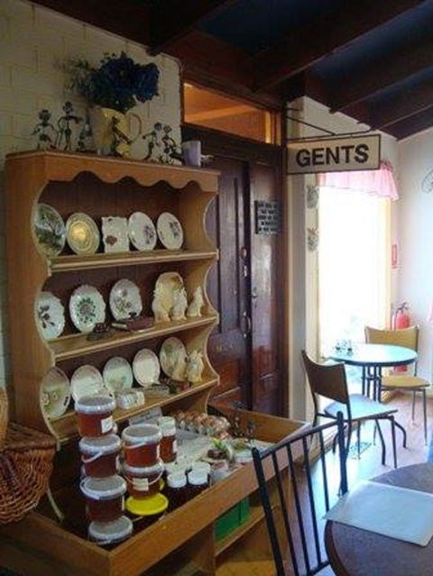 Train Stop Antiques - Schoolies Week Accommodation 1
