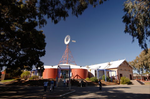 Wadlata Outback Centre - Schoolies Week Accommodation 2