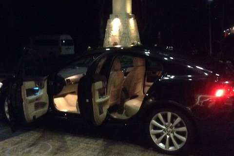 Jaguar Limousine Transfer Cairns Airport To City Or Return - Schoolies Week Accommodation 0