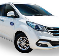 Luxury Van Private Transfer Trinity Beach - Cairns - Schoolies Week Accommodation