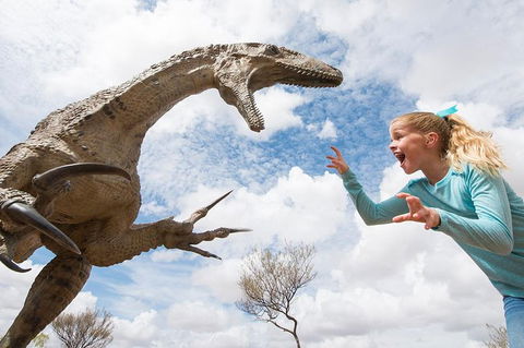 Winton Discovery Day Tour - Schoolies Week Accommodation 0