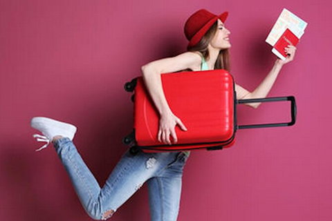 SHUTTLE - CAIRNS AIRPORT TO PORT DOUGLAS (or Reverse) - Schoolies Week Accommodation 0