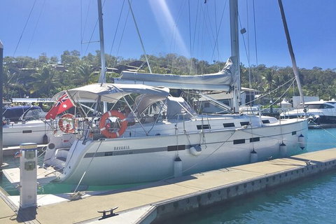 Sailing Curlew Escape On Moreton Bay - Schoolies Week Accommodation 8