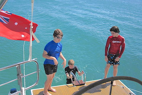 Sailing Curlew Escape On Moreton Bay - Schoolies Week Accommodation 9