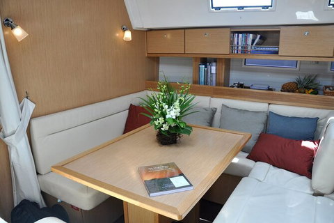 Sailing Curlew Escape On Moreton Bay - Schoolies Week Accommodation 14