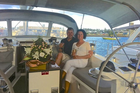 Sailing Curlew Escape On Moreton Bay - Schoolies Week Accommodation 4