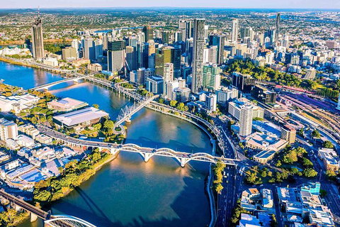 Brisbane Airport Transfers : Brisbane To Brisbane Airport BNE In Luxury Car - Schoolies Week Accommodation 1