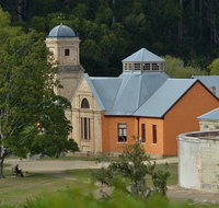 Colonial Tasmania Small Group Tour - Schoolies Week Accommodation