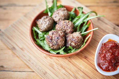 Family Lunch - Tapas And Wine For 4 People - Schoolies Week Accommodation 6