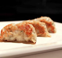 Tasty House - Schoolies Week Accommodation