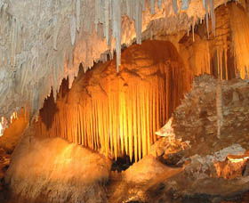 Jewel Cave - Schoolies Week Accommodation 0