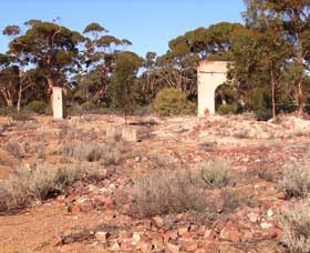 Mount Palmer - Schoolies Week Accommodation 0