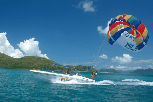 Island Parasail - Schoolies Week Accommodation