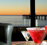 Horizons Cocktail Lounge - Schoolies Week Accommodation