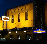 Royal Hotel - Schoolies Week Accommodation