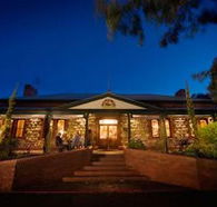 Duck Inn - Schoolies Week Accommodation
