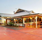 Potters Hotel and Brewery - Schoolies Week Accommodation