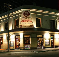 Dicks Hotel - Schoolies Week Accommodation 2