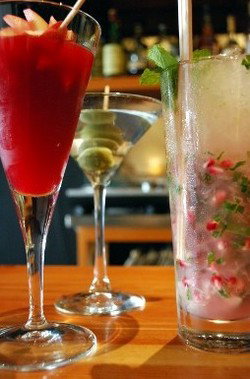 Rrose Bar - Schoolies Week Accommodation 2