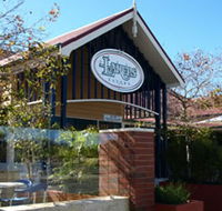 Lakers Tavern - Schoolies Week Accommodation