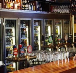 Racecourse Hotel - Schoolies Week Accommodation 0