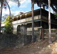 The Wiseman Inn - Schoolies Week Accommodation